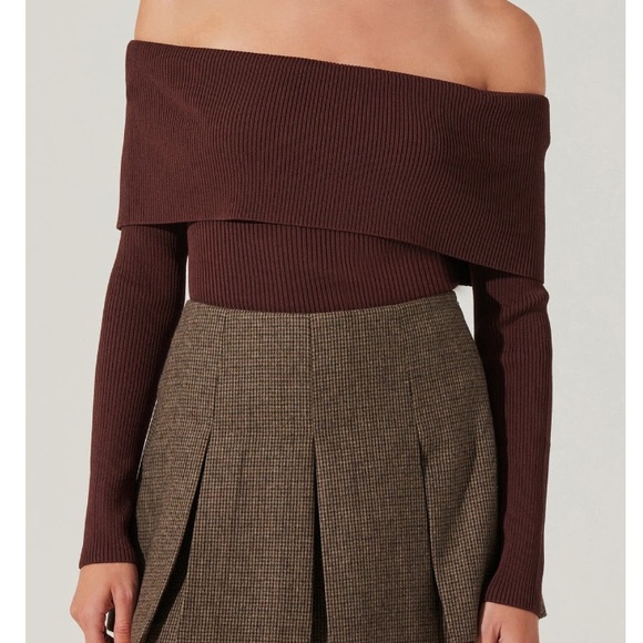Fold Over Off The Shoulder Rib Sweater In Chocolate Brown - Picture 4 of 4